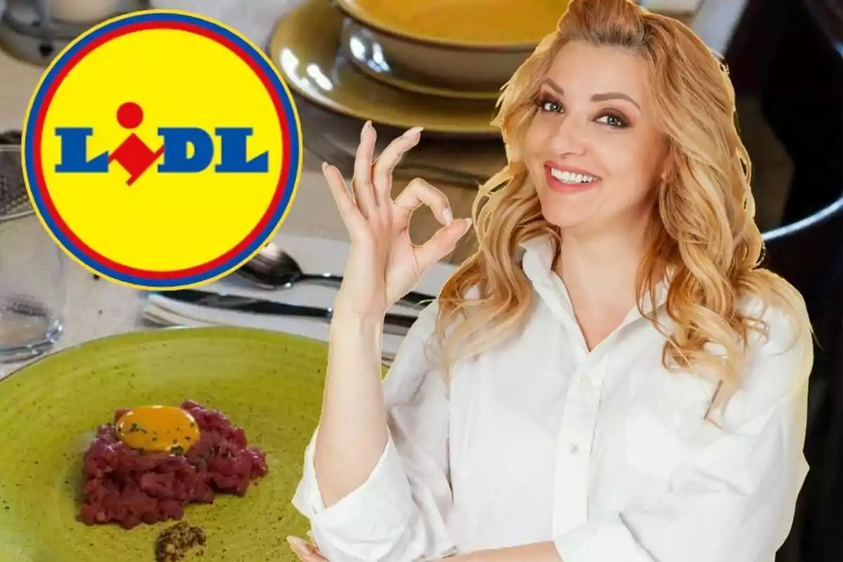 Una persona sonriente hace un gesto de aprobación con la mano frente a un plato de comida y el logotipo de Lidl.