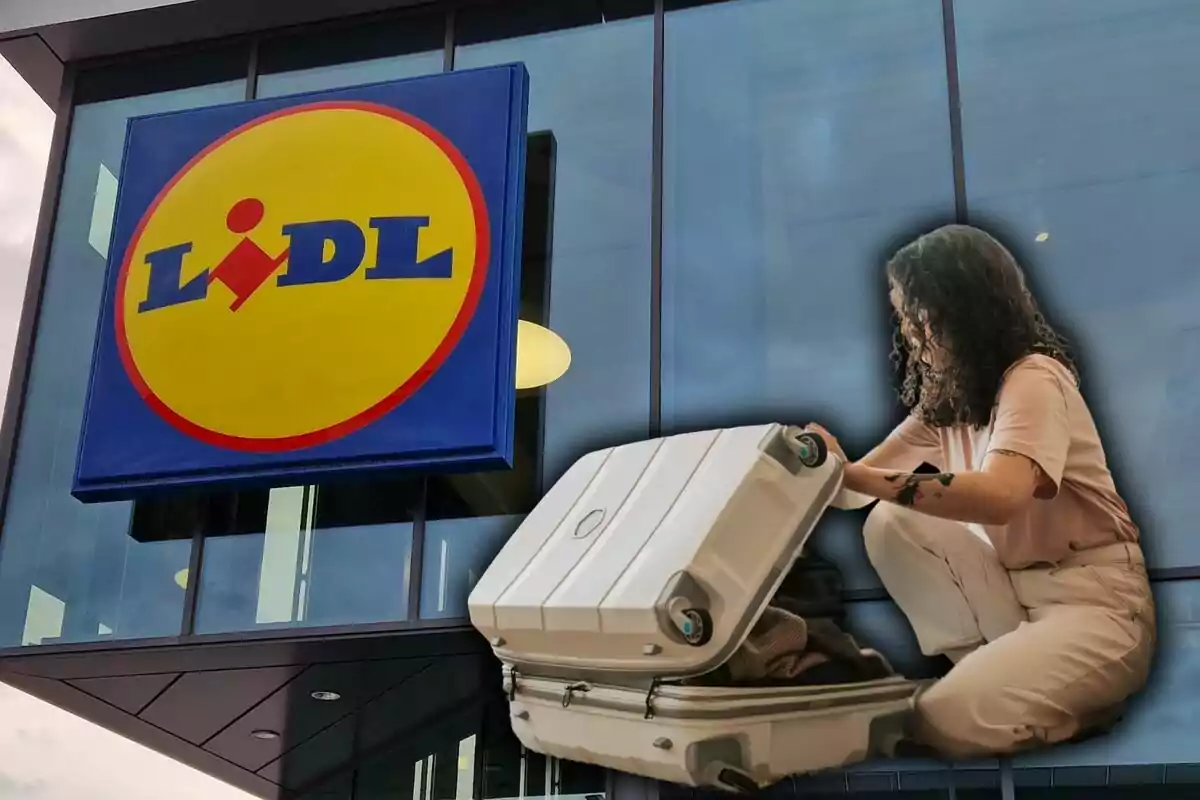 Una mujer empacando una maleta frente a la fachada de una tienda Lidl