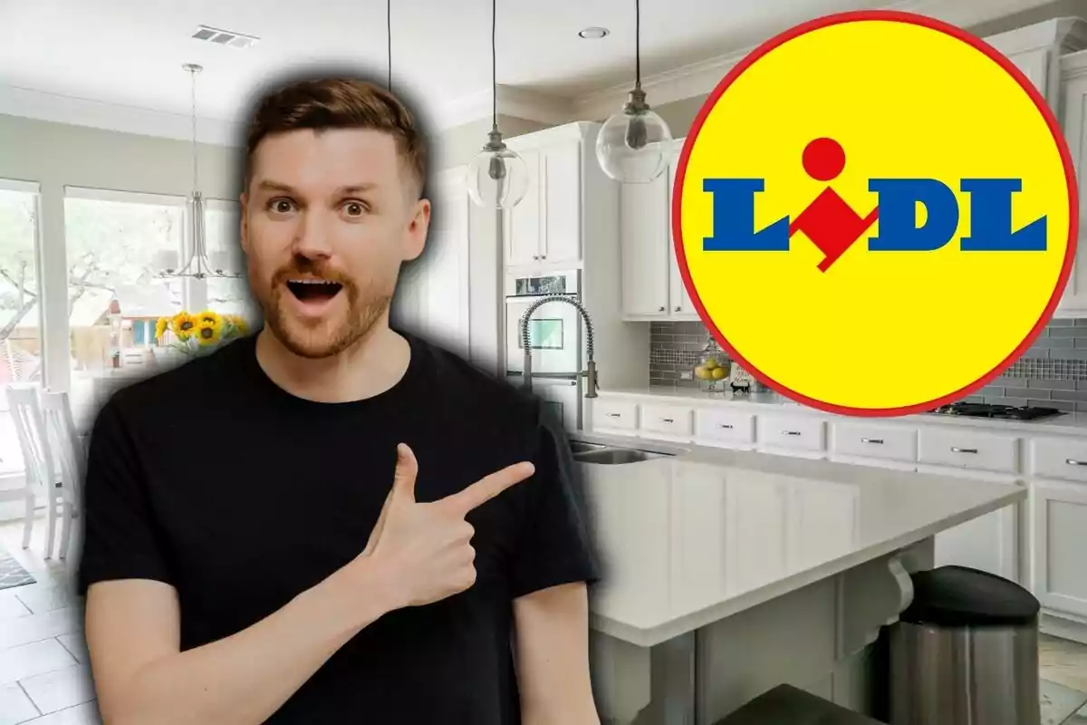 Un hombre con expresión de sorpresa señala hacia el logotipo de Lidl en una cocina moderna.