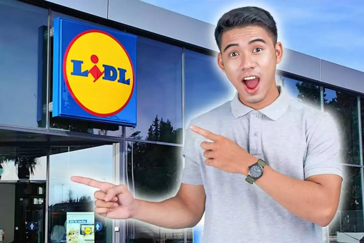 Un hombre sorprendido señala hacia el logo de una tienda Lidl en el exterior de un edificio.