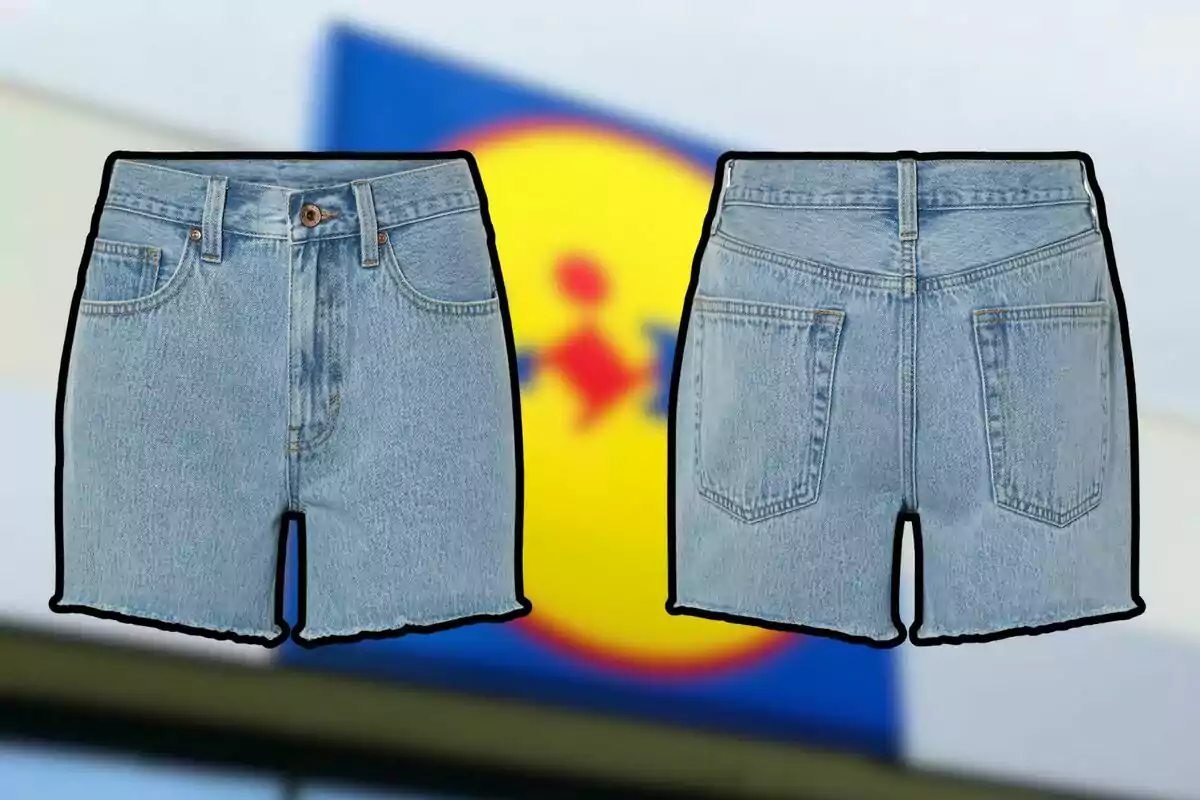 Shorts de mezclilla vistos de frente y de espaldas con un fondo desenfocado de un letrero de supermercado Shorts de mezclilla vistos de frente y de espaldas con un fondo desenfocado de un letrero de supermercado