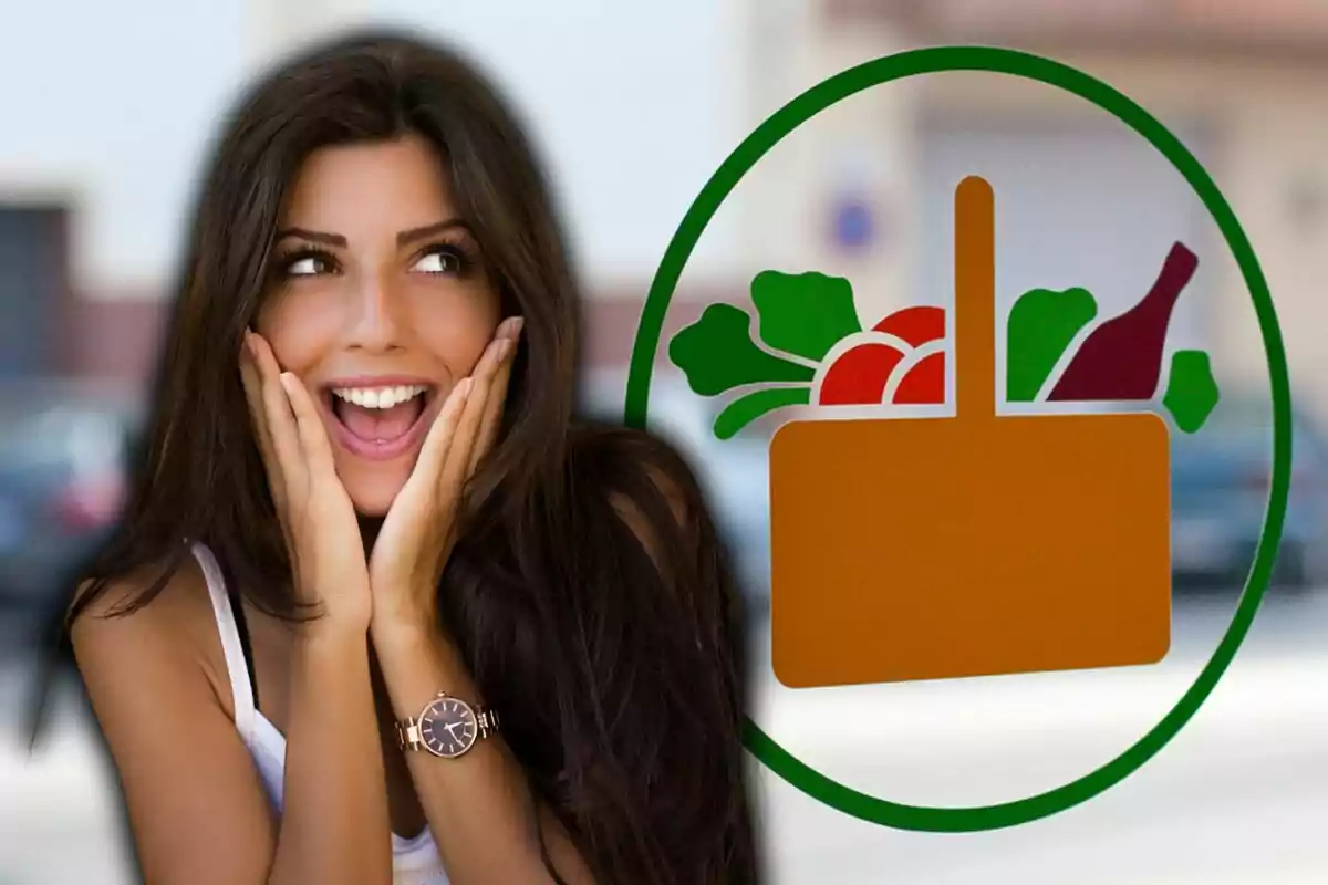 Mujer joven con expresión de sorpresa junto a un logotipo de supermercado con una cesta de alimentos
