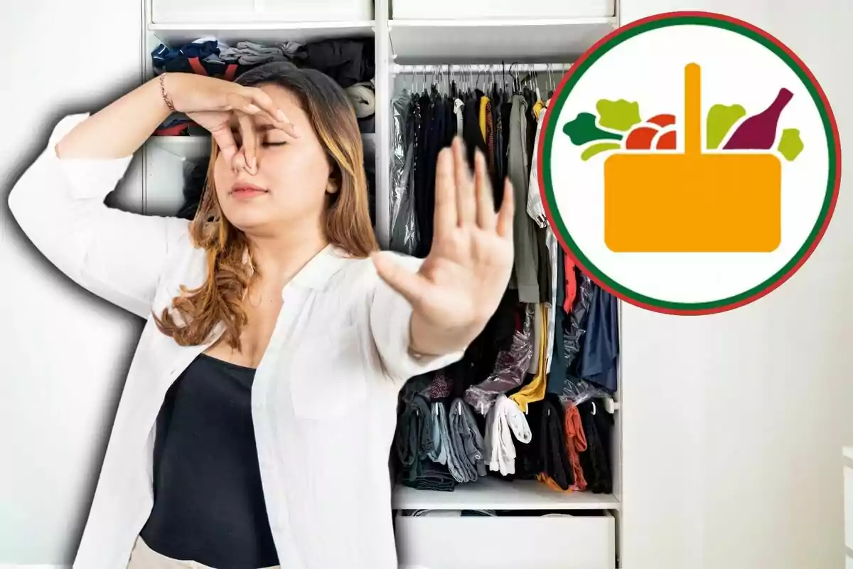Mujer tapándose la nariz y haciendo un gesto de rechazo frente a un clóset abierto con ropa, junto a un gráfico de una canasta de alimentos Mujer tapándose la nariz y haciendo un gesto de rechazo frente a un clóset abierto con ropa, junto a un gráfico de una canasta de alimentos