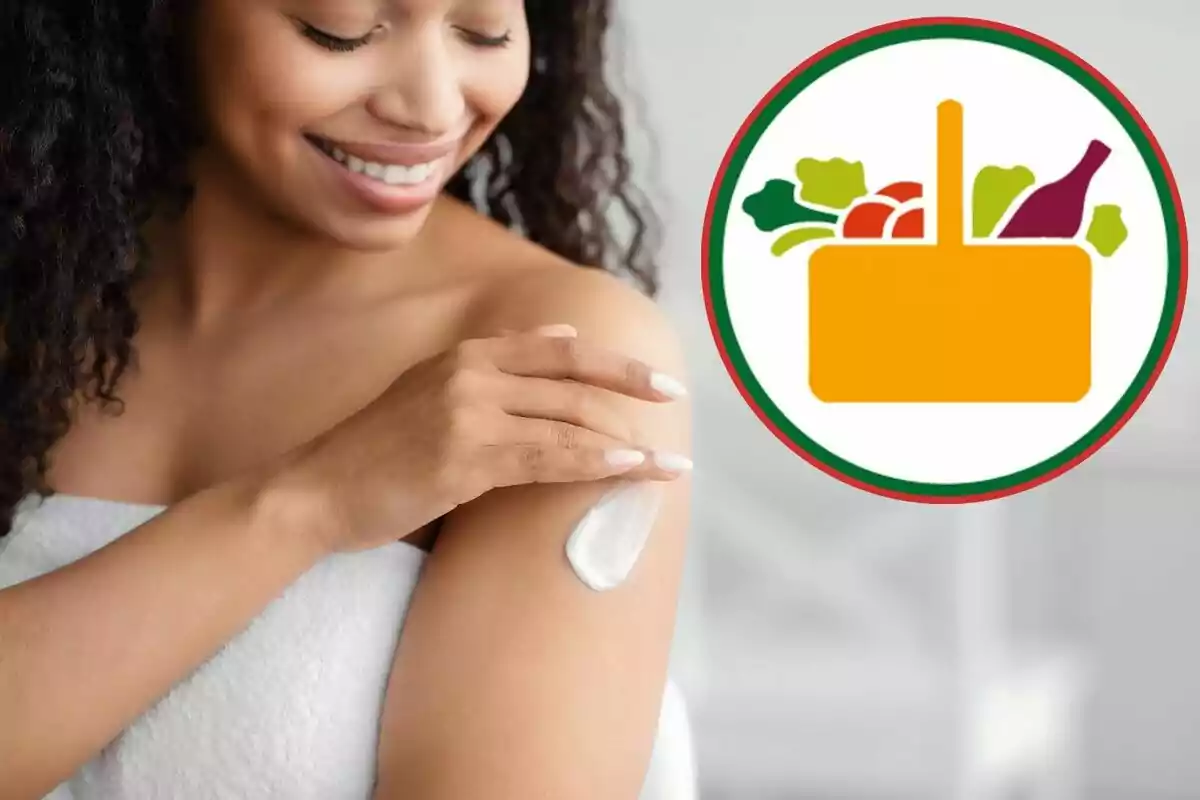 Mujer aplicándose crema en el brazo con un ícono de cesta de alimentos en la esquina superior derecha. Mujer aplicándose crema en el brazo con un ícono de cesta de alimentos en la esquina superior derecha.