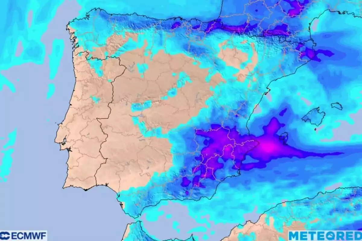 Mapa meteorológico de la península ibérica que muestra áreas de precipitación en diferentes intensidades de azul y morado. Mapa meteorológico de la península ibérica que muestra áreas de precipitación en diferentes intensidades de azul y morado.