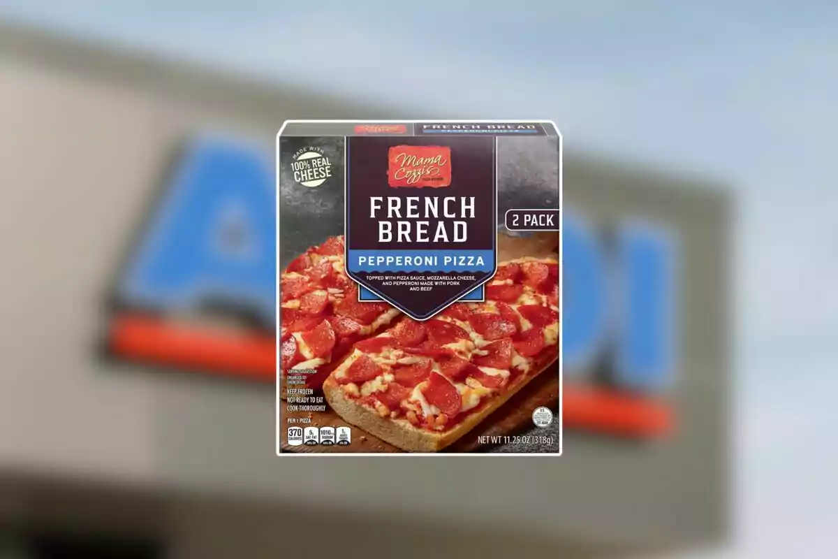 Caja de pizza de pan francés con pepperoni de la marca Mama Cozzi's, con fondo desenfocado de un edificio. Caja de pizza de pan francés con pepperoni de la marca Mama Cozzi's, con fondo desenfocado de un edificio.