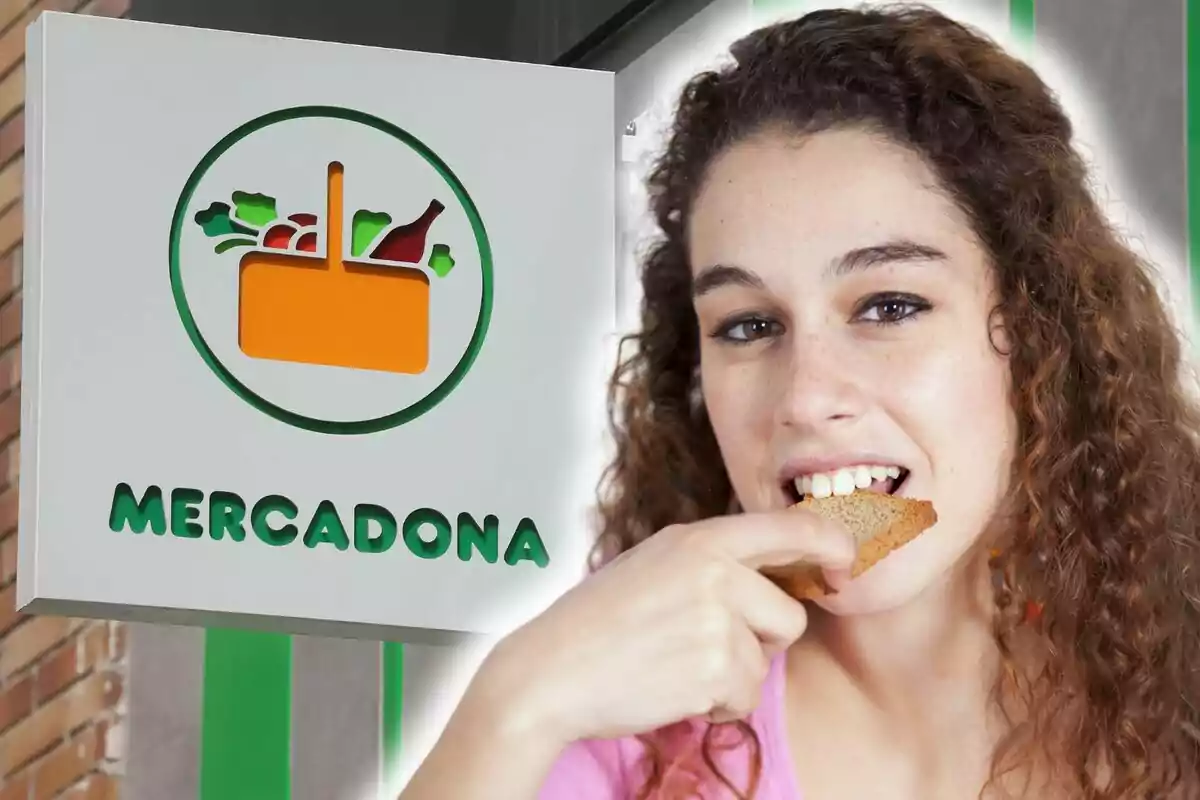 Una mujer comiendo pan frente a un cartel de Mercadona.