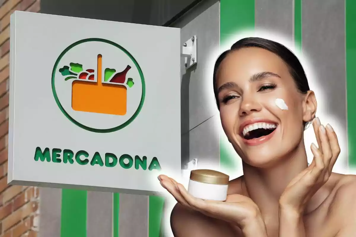 Una mujer sonriente aplicándose crema facial junto a un cartel de Mercadona.