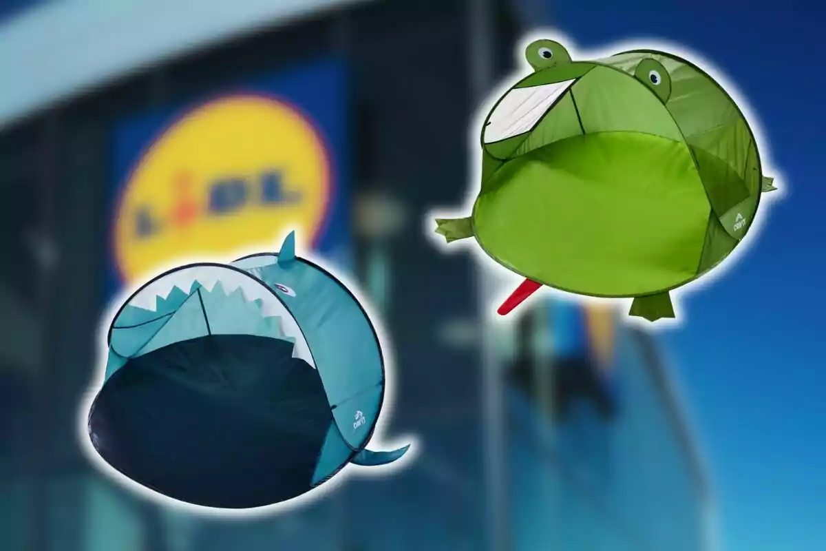 Dos tiendas de campaña infantiles con forma de tiburón y rana frente a una tienda de Lidl desenfocada. Dos tiendas de campaña infantiles con forma de tiburón y rana frente a una tienda de Lidl desenfocada.
