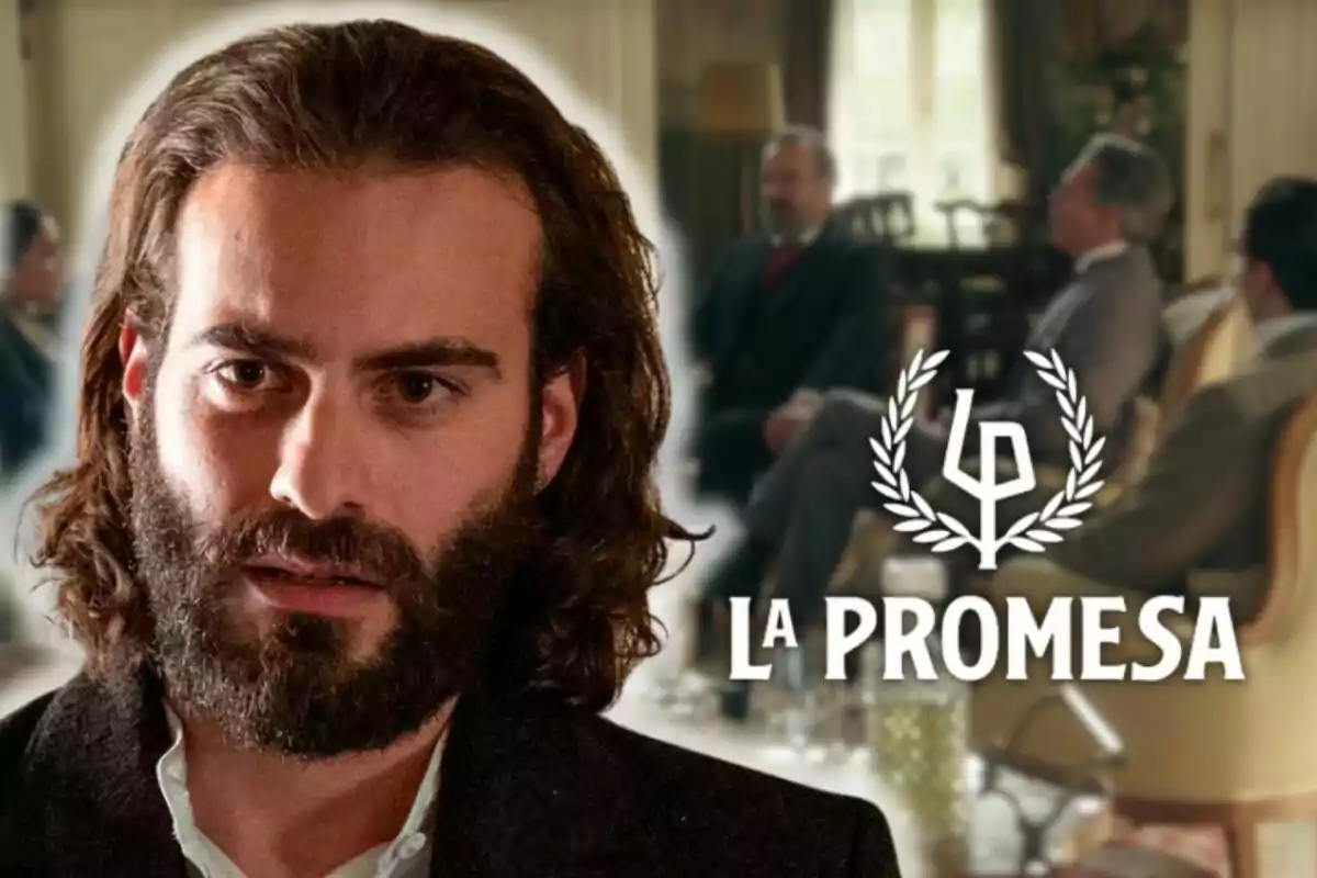Ibrahim Al Shami en primer plano con el logo y el título La Promesa al fondo junto a varias personas sentadas en una sala elegante