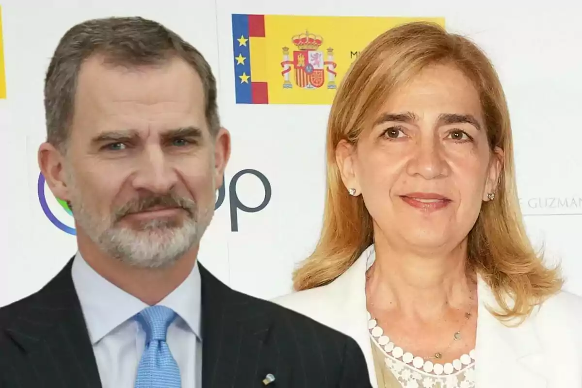 Felipe VI y la infanta Cristina posando frente a una bandera de España.