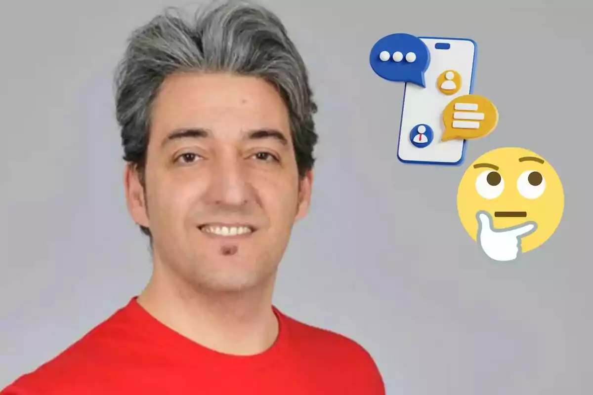 Fernando Marcos con camiseta roja sonríe mientras al lado hay un gráfico de un teléfono con burbujas de chat y un emoji pensativo.