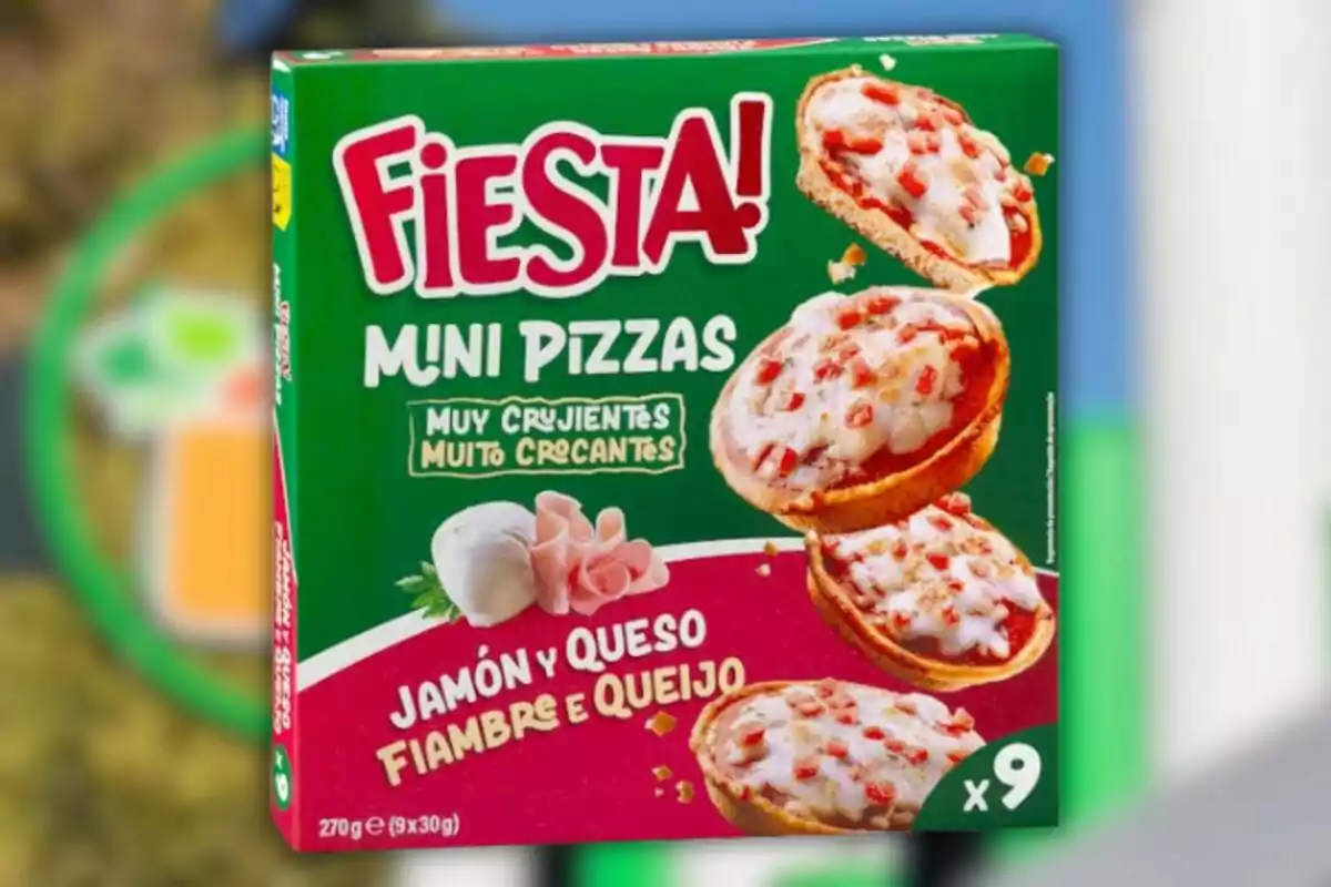 Caja de mini pizzas Fiesta sabor jamón y queso con fondo verde y rojo mostrando imágenes de las mini pizzas y los ingredientes principales Caja de mini pizzas Fiesta sabor jamón y queso con fondo verde y rojo mostrando imágenes de las mini pizzas y los ingredientes principales
