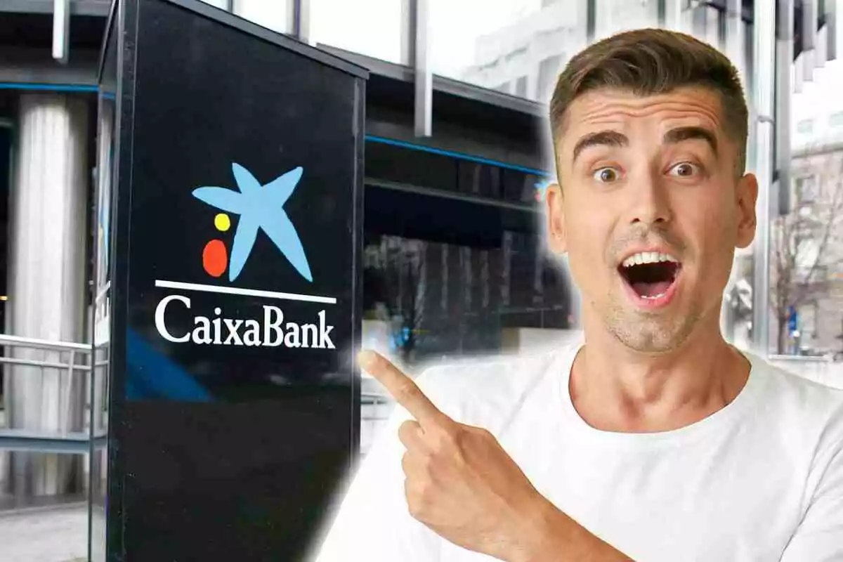 Hombre sorprendido señalando el letrero de CaixaBank en la entrada de una sucursal bancaria Hombre sorprendido señalando el letrero de CaixaBank en la entrada de una sucursal bancaria
