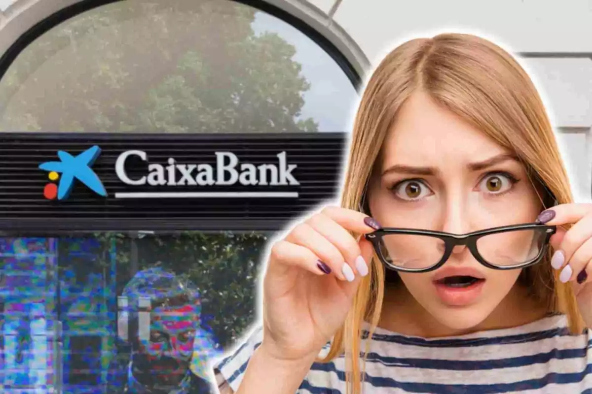 Una mujer con expresión de sorpresa sostiene sus gafas frente a un letrero de CaixaBank. Una mujer con expresión de sorpresa sostiene sus gafas frente a un letrero de CaixaBank.