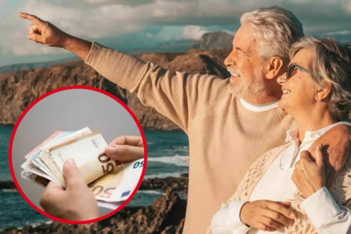 Una pareja de personas mayores sonríe mientras el hombre señala hacia el horizonte, con un paisaje montañoso y el mar de fondo; en la esquina inferior izquierda, hay una imagen circular de unas manos sosteniendo billetes de euro.