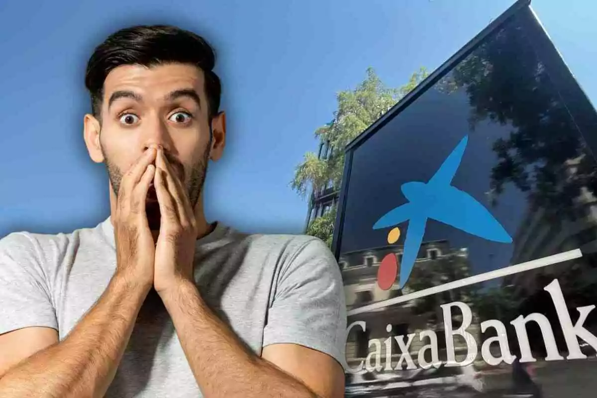 Un hombre con expresión de sorpresa se encuentra frente a un cartel de CaixaBank en un entorno urbano.