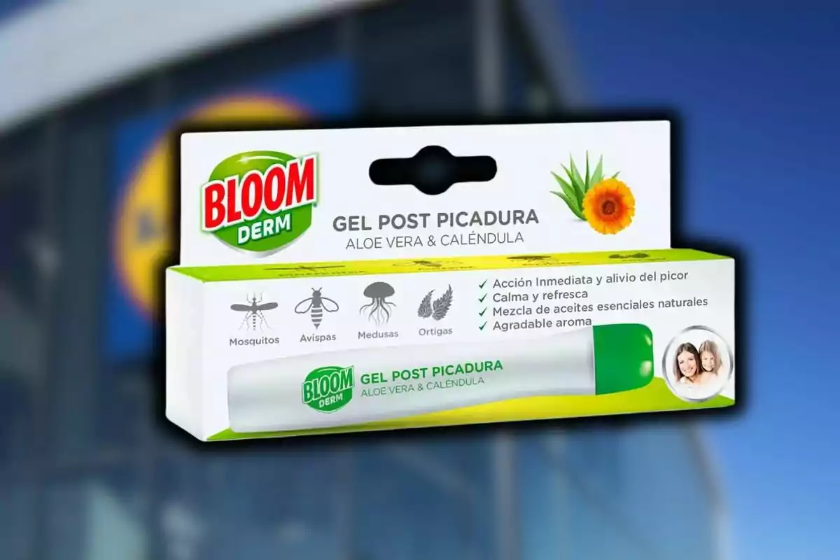 Caja de gel post picadura Bloom Derm con aloe vera y caléndula, diseñado para aliviar picaduras de mosquitos, avispas, medusas y ortigas, ofreciendo acción inmediata, calma, mezcla de aceites esenciales y un aroma agradable. Caja de gel post picadura Bloom Derm con aloe vera y caléndula, diseñado para aliviar picaduras de mosquitos, avispas, medusas y ortigas, ofreciendo acción inmediata, calma, mezcla de aceites esenciales y un aroma agradable.