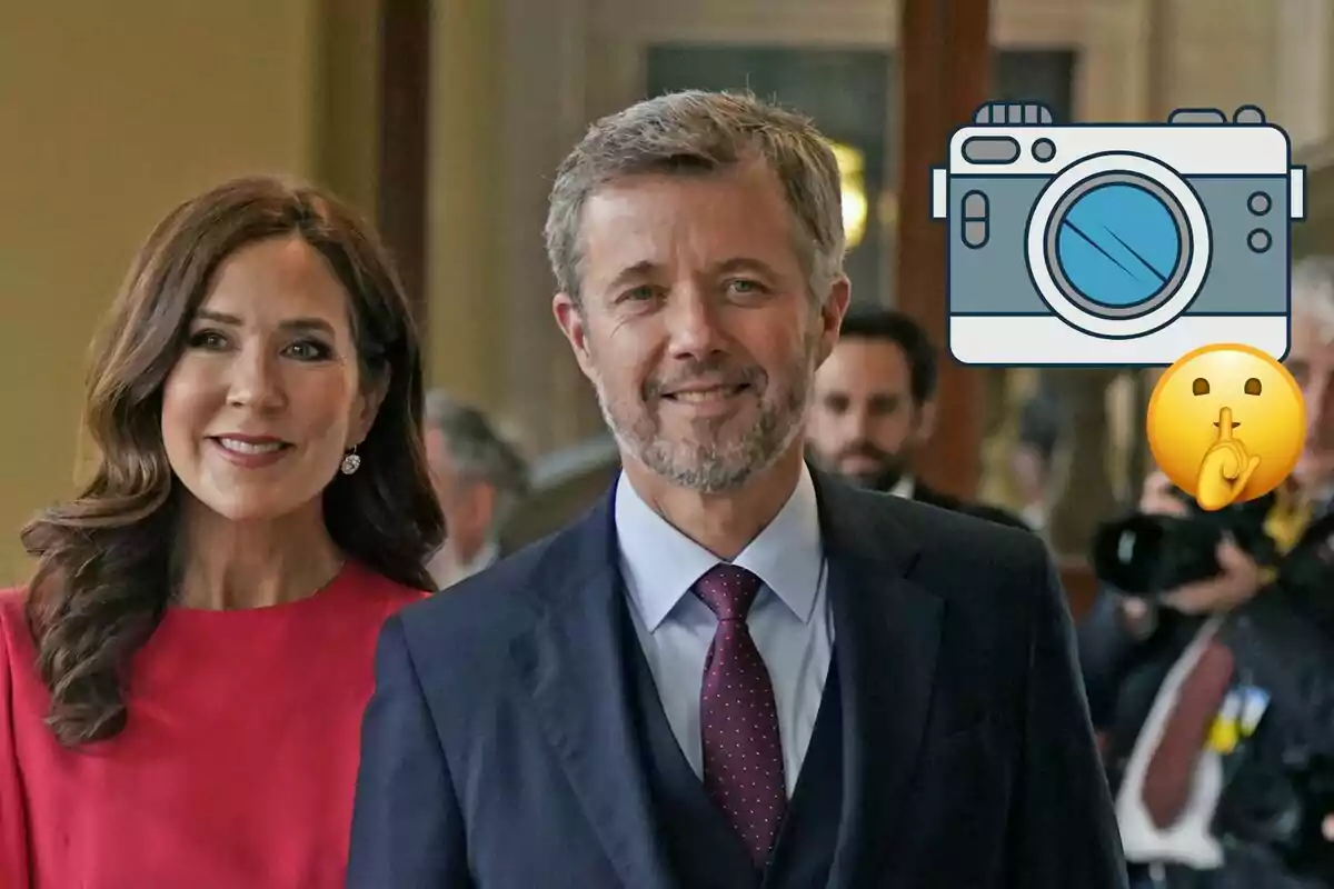 Mary y Federico de Dinamarca elegantemente vestida sonríe mientras camina, con un dibujo de cámara y un emoji de silencio sobre la imagen.