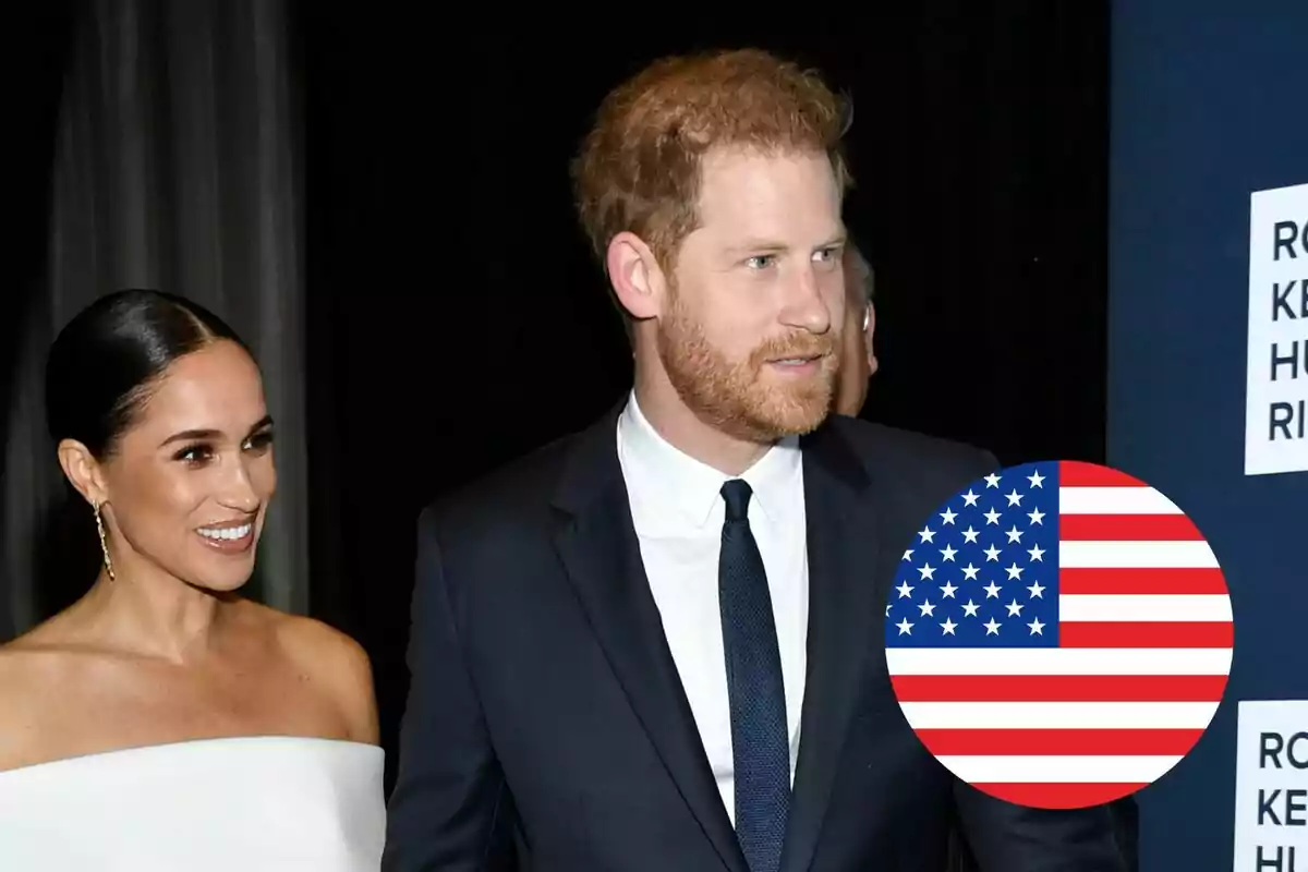 Meghan Markle y el príncipe Harry elegantemente vestida en un evento con un símbolo de la bandera de Estados Unidos en la esquina.