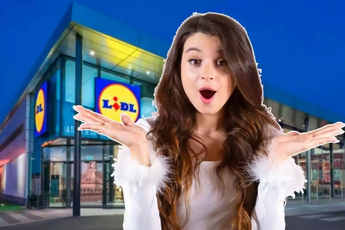 Una mujer sorprendida frente a una tienda Lidl.