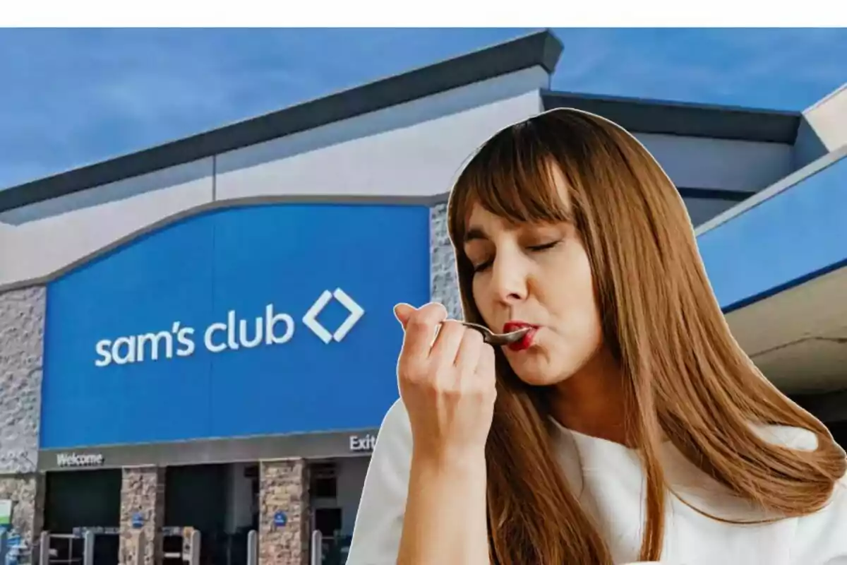 Mujer disfrutando de una cucharada de comida frente a la entrada de Sam's Club