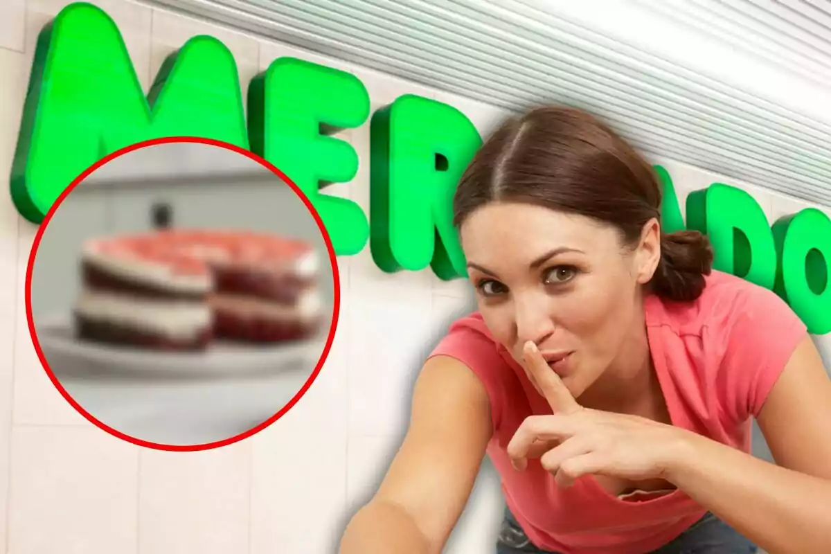 Una mujer con camiseta rosa hace un gesto de silencio frente a un letrero verde, mientras un círculo rojo resalta una imagen borrosa de un pastel.