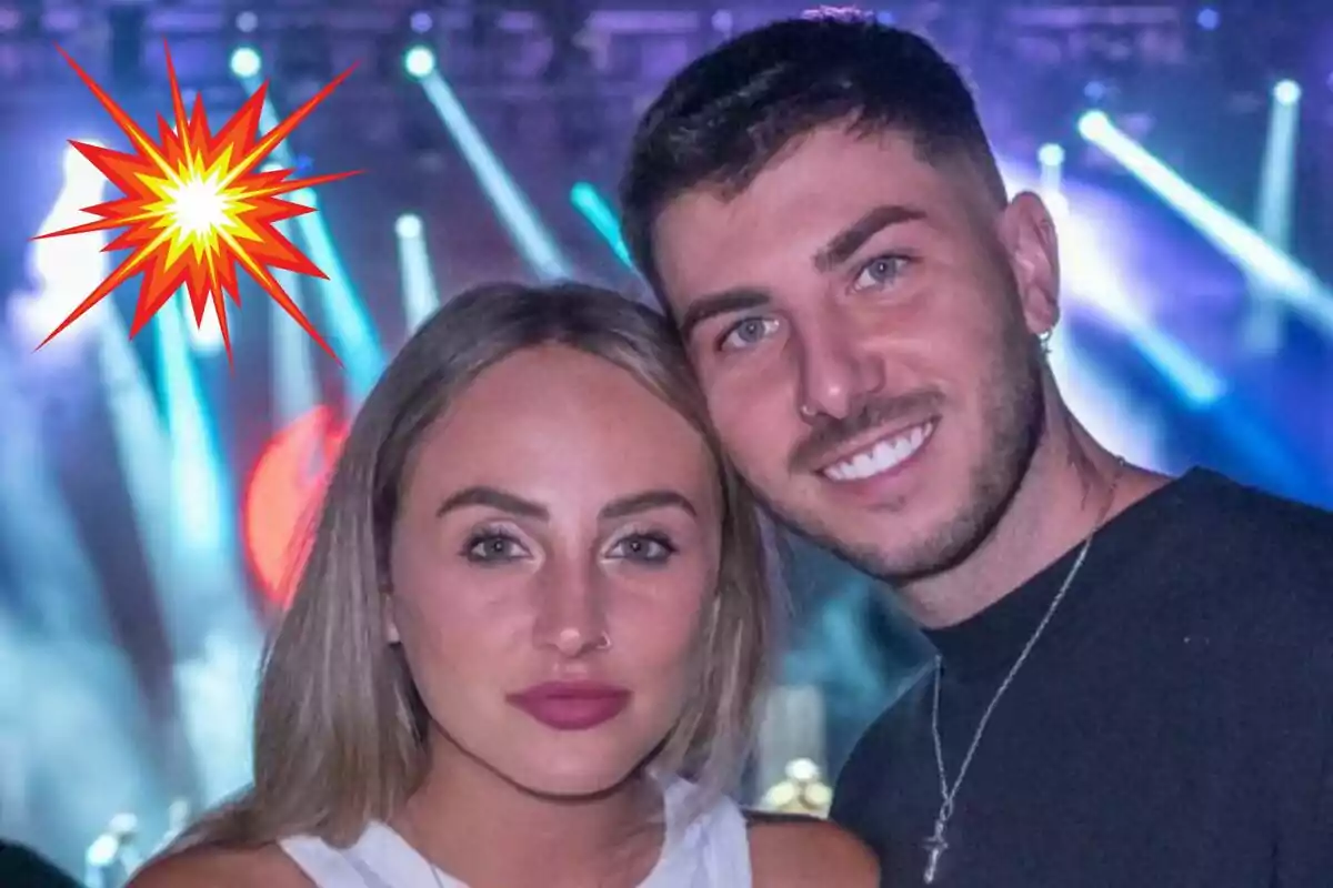 Rocío Flores y Manuel Bedmar sonríe frente a un fondo de luces de escenario con un gráfico de explosión en la esquina superior izquierda.