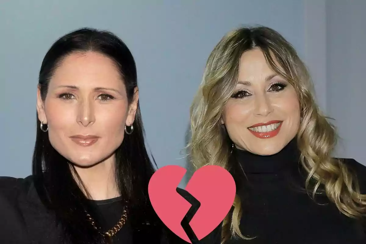 Rosa López y Verónica Romero posando con un corazón roto superpuesto en el centro.