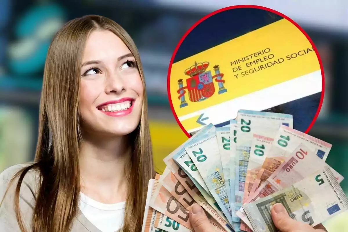 Una mujer sonriente con billetes de euro y un cartel del Ministerio de Empleo y Seguridad Social de España.