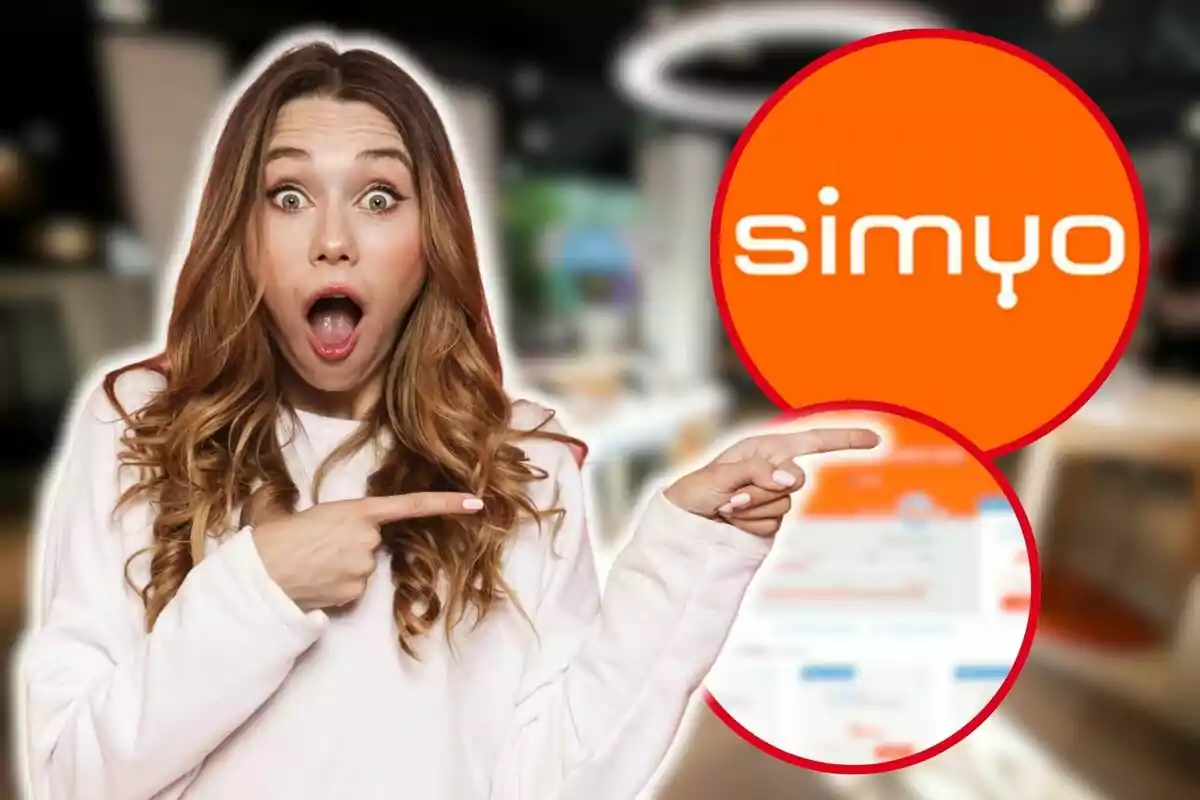 Una mujer sorprendida señalando el logo de Simyo.