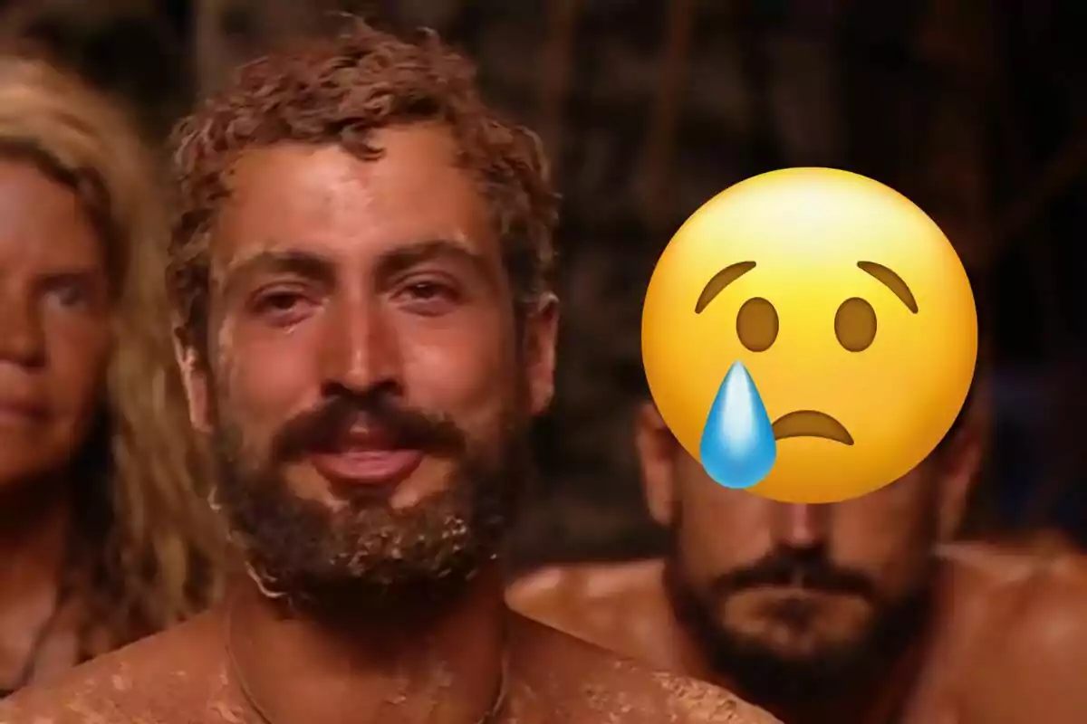 Joshua Velázquez parece emocionado mientras un emoji de cara triste con una lágrima cubre parcialmente a otra persona en el fondo.