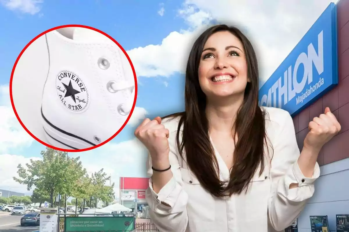 Mujer sonriente celebra frente a una tienda con un primer plano de una zapatilla blanca.