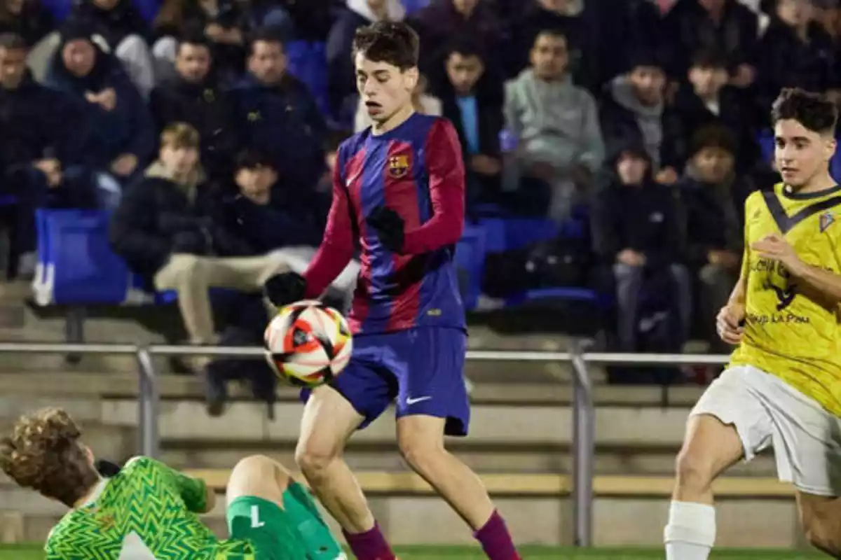 Óscar Gistau en un partido con el FC Barcelona