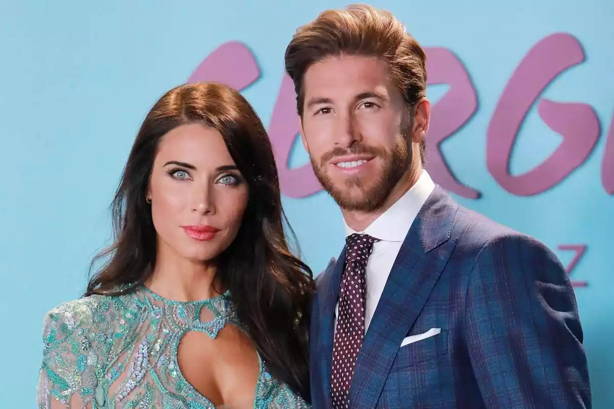 Imagen de archivo de Pilar Rubio y Sergio Ramos posando en un photocall Imagen de archivo de Pilar Rubio y Sergio Ramos posando en un photocall
