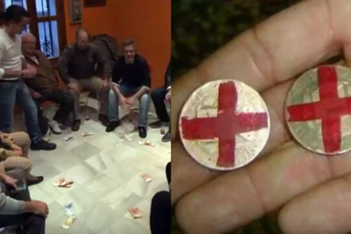 Un grupo de personas sentadas en círculo en una habitación con paredes naranjas, con billetes en el suelo, junto a una imagen de dos monedas con una cruz roja pintada.