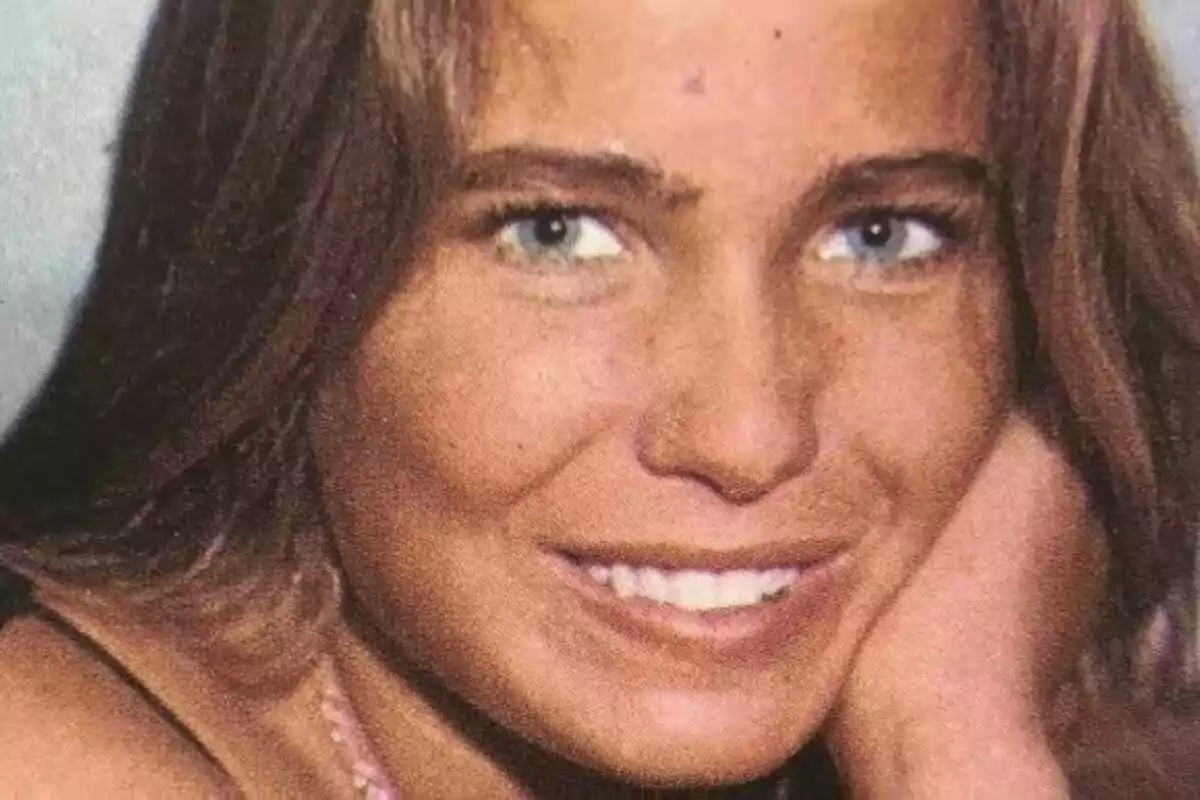 Sandra Mozarowsky sonriente con cabello castaño y ojos claros.