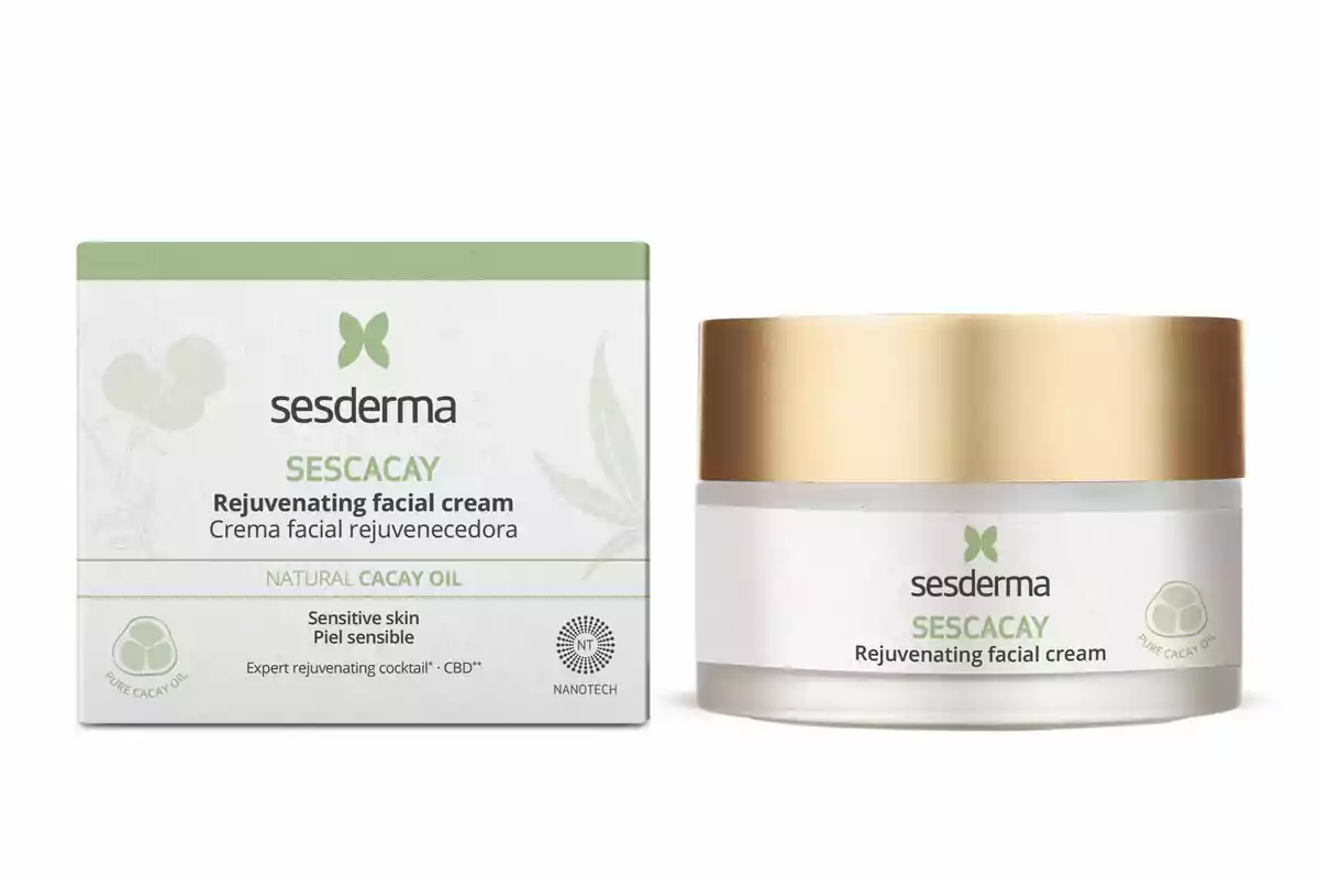 Crema facial rejuvenecedora Sesderma Sescacay con aceite natural de cacay para piel sensible, envase junto a su caja Crema facial rejuvenecedora Sesderma Sescacay con aceite natural de cacay para piel sensible, envase junto a su caja