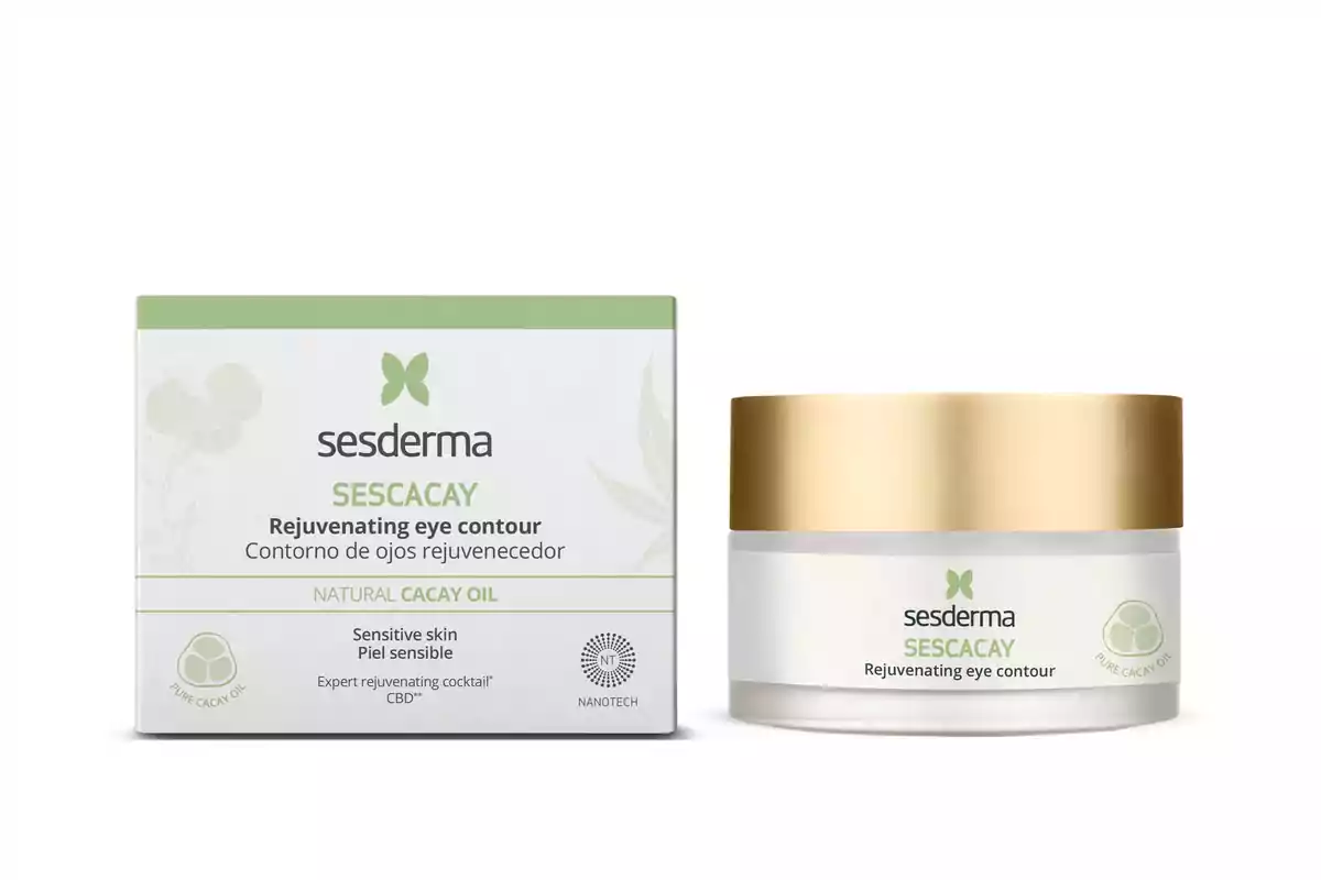 Envase y caja del contorno de ojos rejuvenecedor Sesderma Sescacay con tapa dorada y detalles en verde Envase y caja del contorno de ojos rejuvenecedor Sesderma Sescacay con tapa dorada y detalles en verde
