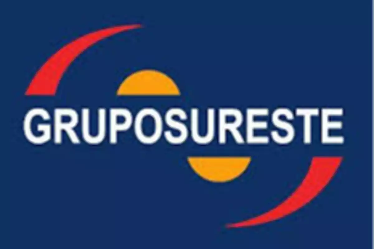 Logo de Grupo Sureste con fondo azul y elementos semicirculares en rojo y amarillo.