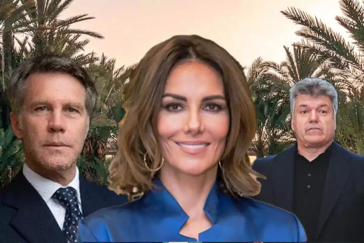 Tres personas posan frente a un fondo de palmeras.
