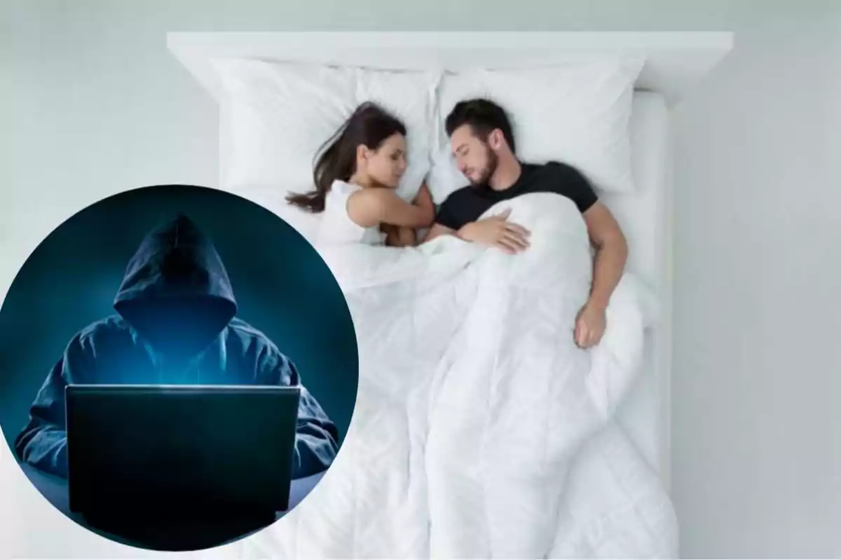 Pareja durmiendo en una cama blanca con la imagen de una persona encapuchada usando una computadora superpuesta en la esquina Pareja durmiendo en una cama blanca con la imagen de una persona encapuchada usando una computadora superpuesta en la esquina