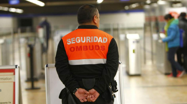 Guardia_de_Seguridad_en_el_Metro