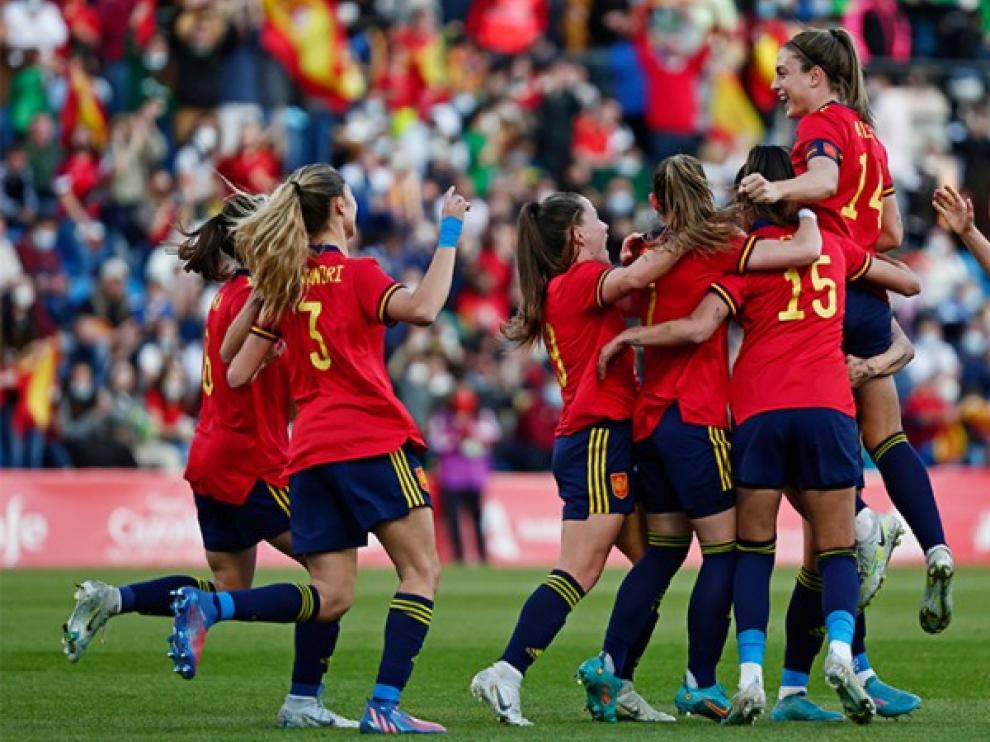 la-seleccion-espanola-femenina-de-futbol-en-un-partido-internacional