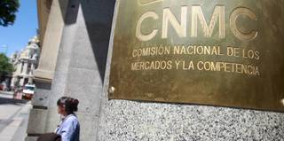 La CNMC recurre las normas para regular los pisos turísticos de ciudades como Madrid y Barcelona lo que supone un aviso a futuras restricciones a las licencias VTC