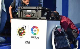 El estreno del VAR en La Liga es tildado de ''fracaso'' debido a llamativos fallos en varios partidos