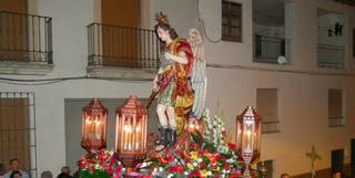 San Miguel tiñe de fiesta los cuatro puntos cardinales de España