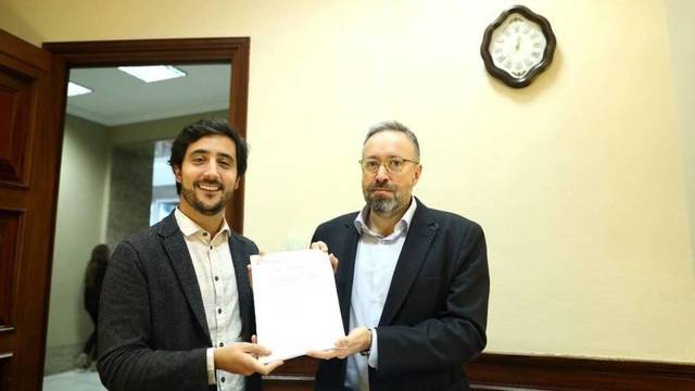 Toni Roldán y Juan Carlos Girauta presentan el registro del proyecto de Ley