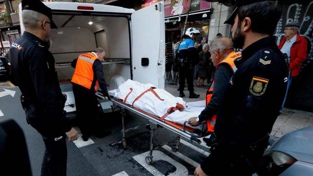 levantamiento del cadáver de la anciana hallada muerta en Valladolid