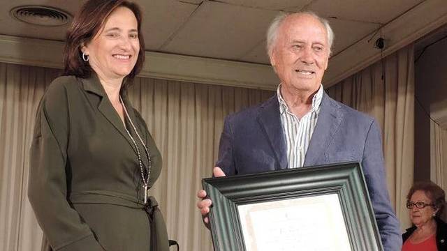 El ganadero José Luis Lozano recibiendo el premio | Carlos García Sánchez